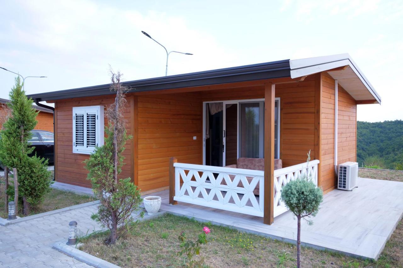 Resort Bujtina E Muriqit